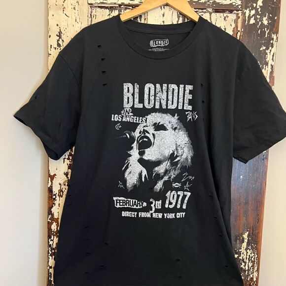 Blonde in Los Angeles Women’s distressed T-shirt. - Picture 1 of 11